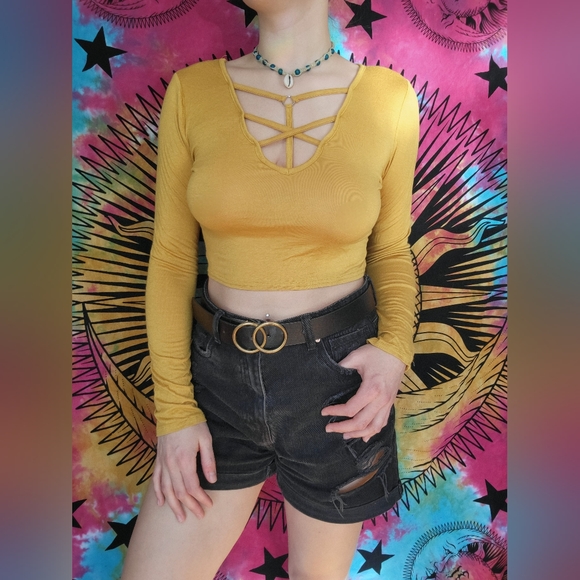 STREETWEAR SOCIETY - Fancy Long Sleeve Crop Top - Picture 1 of 6